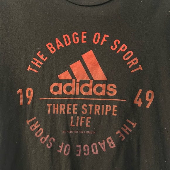 Adidas amplifier graphic tee size medium - Picture 2 of 4